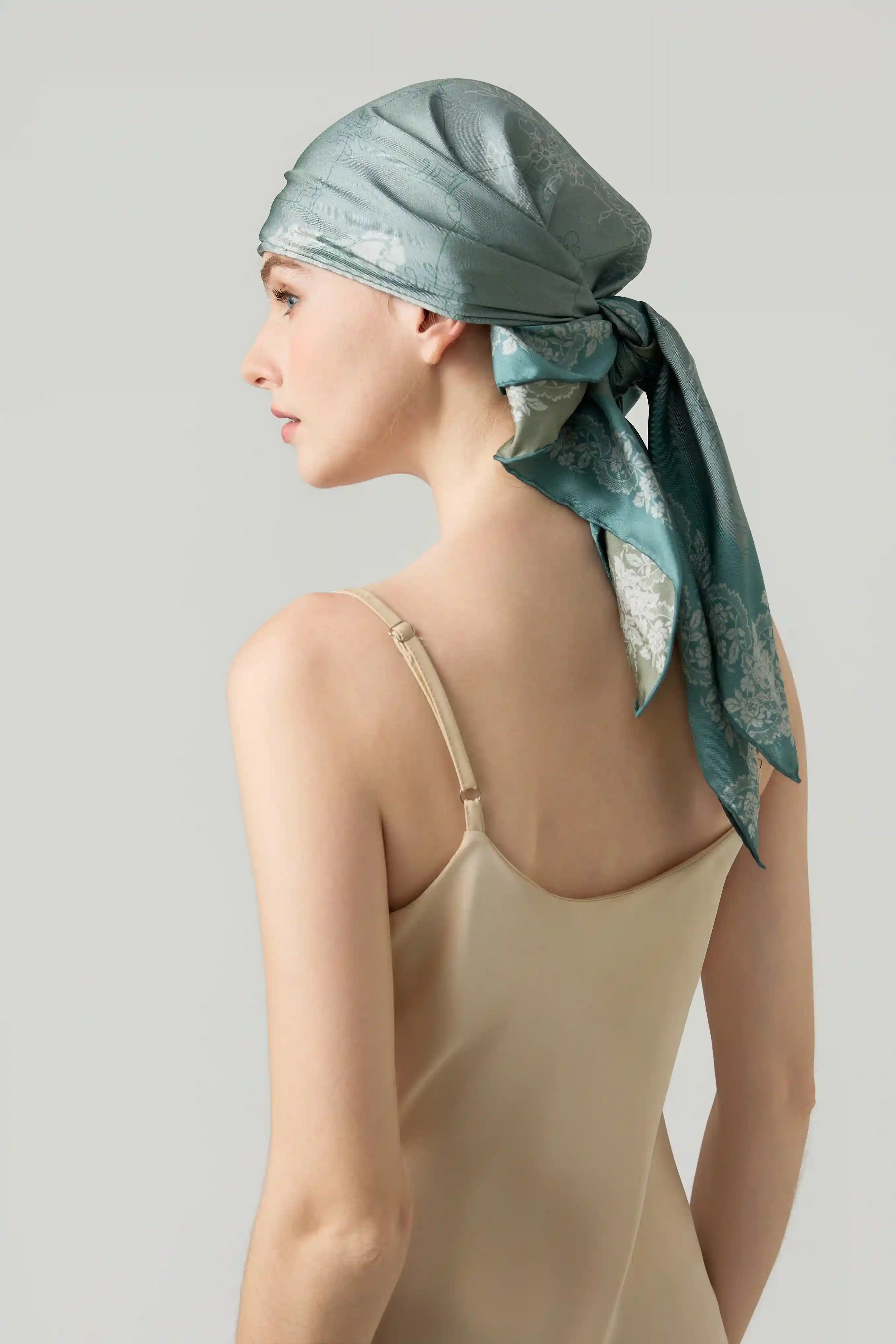 Garden Veil Double-Face Silk square scarf 90